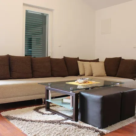 Blossom Apartman Peljeska Дуба